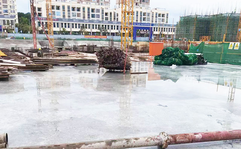 海南海馨家園使用科洛無機納米抗裂減滲劑現場